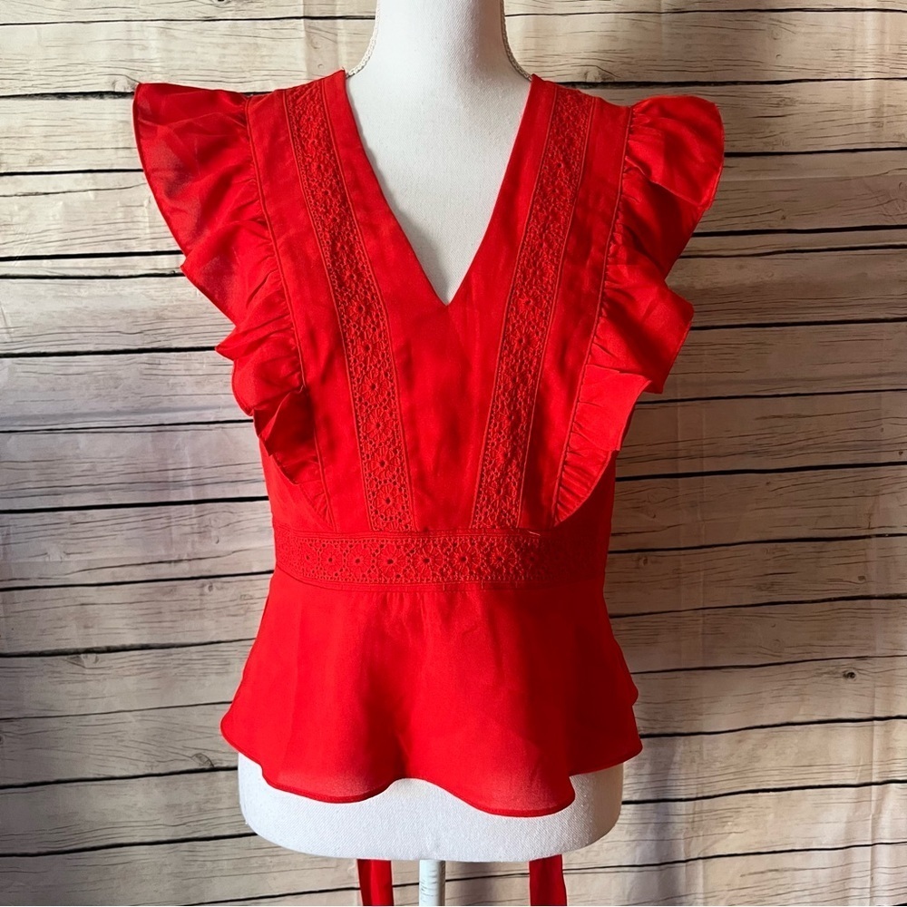 LULUMARI Women’s RED V Neck Eyelet Ruffle Edge Sleeve Blouse Size Medium